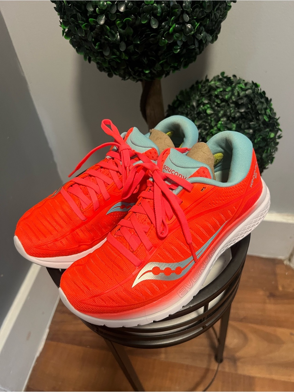 Saucony Kinvara 10 Women Orange/Blue/White Lace-Up Low Top Sneakers US 6
